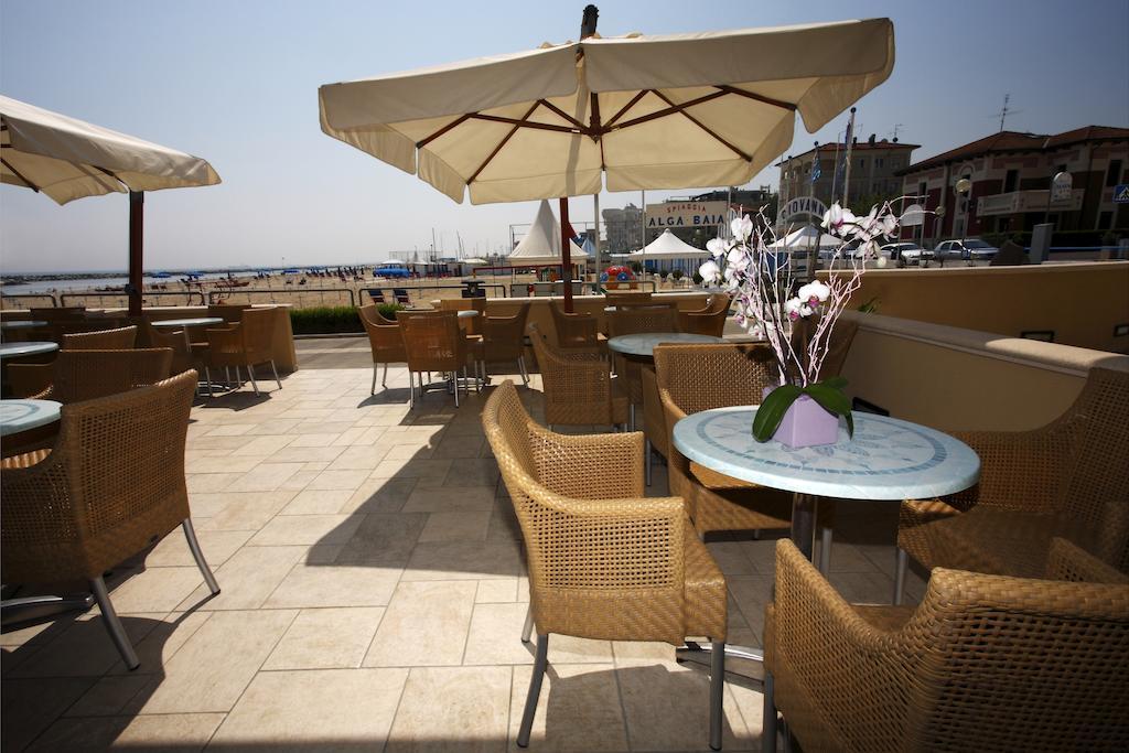 Baia Hotel 3*