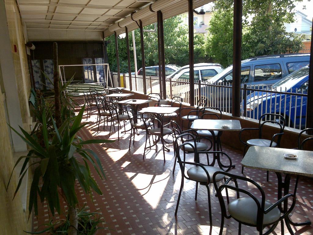 Hotel Elvira 2*