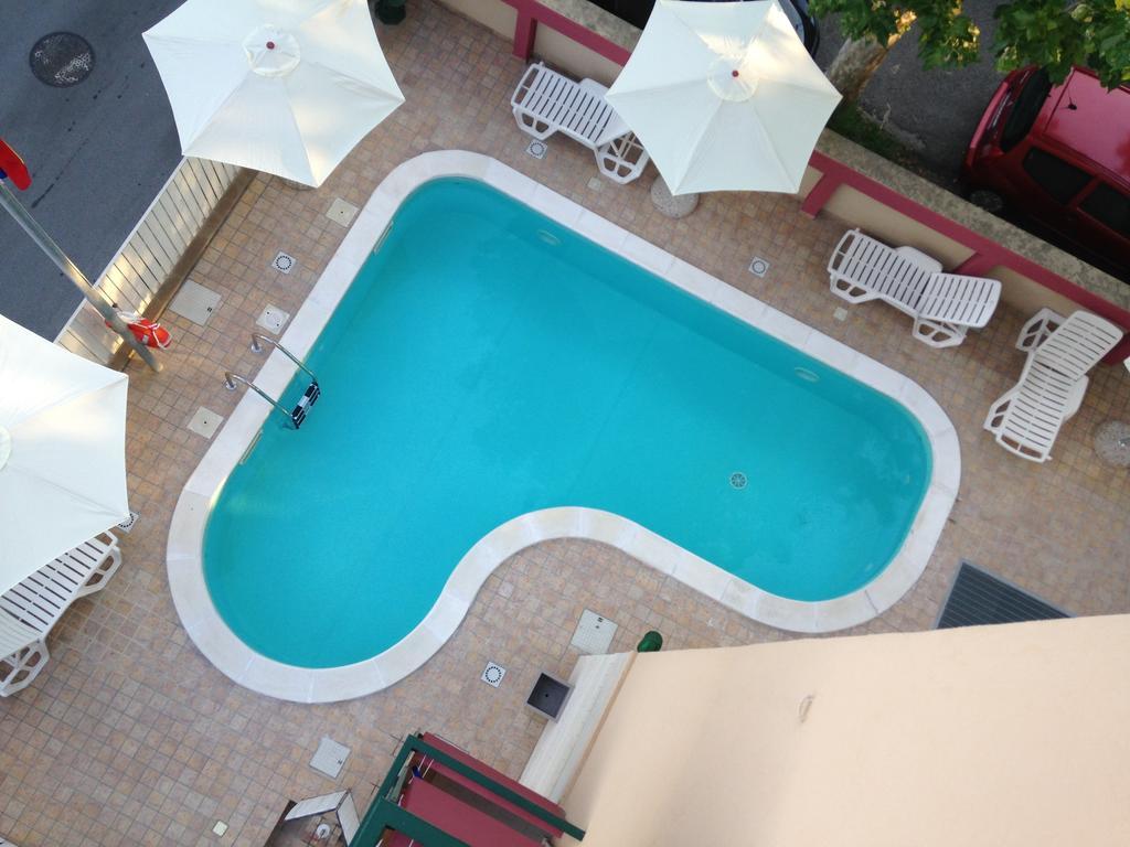 Aron Hotel