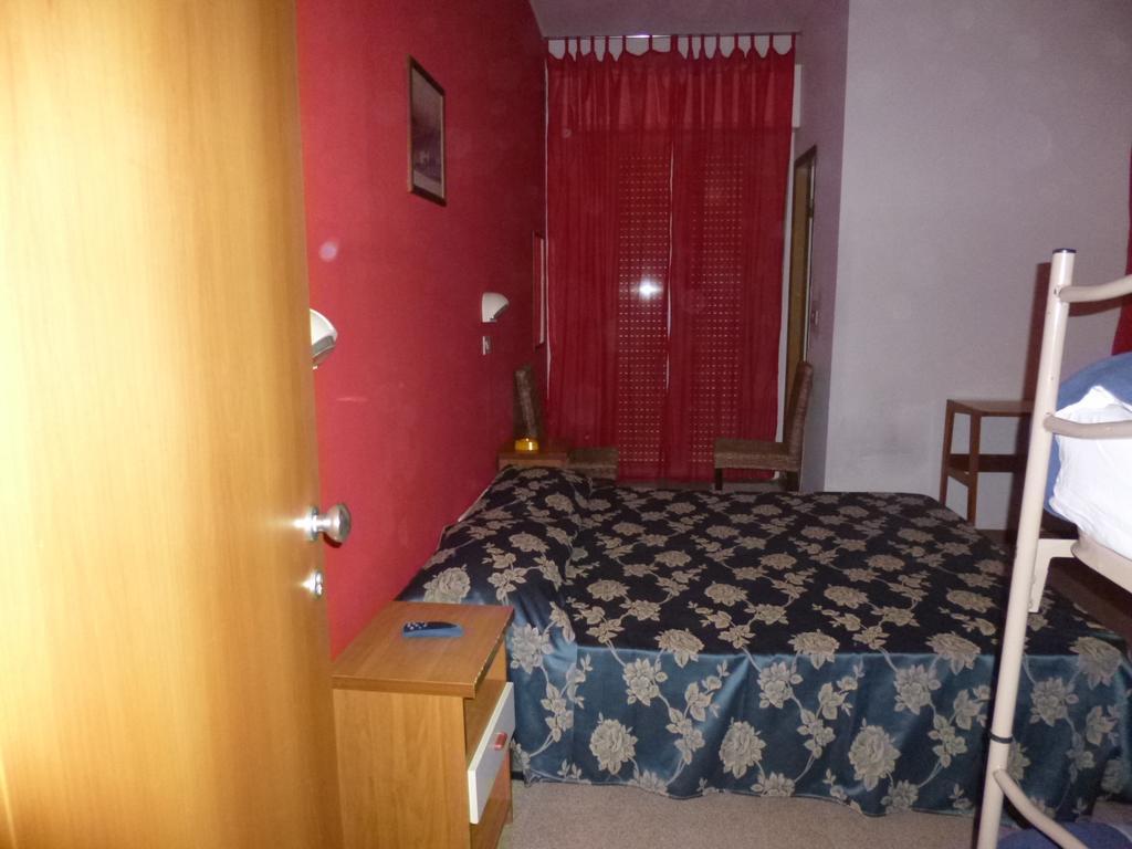 Hotel Consul