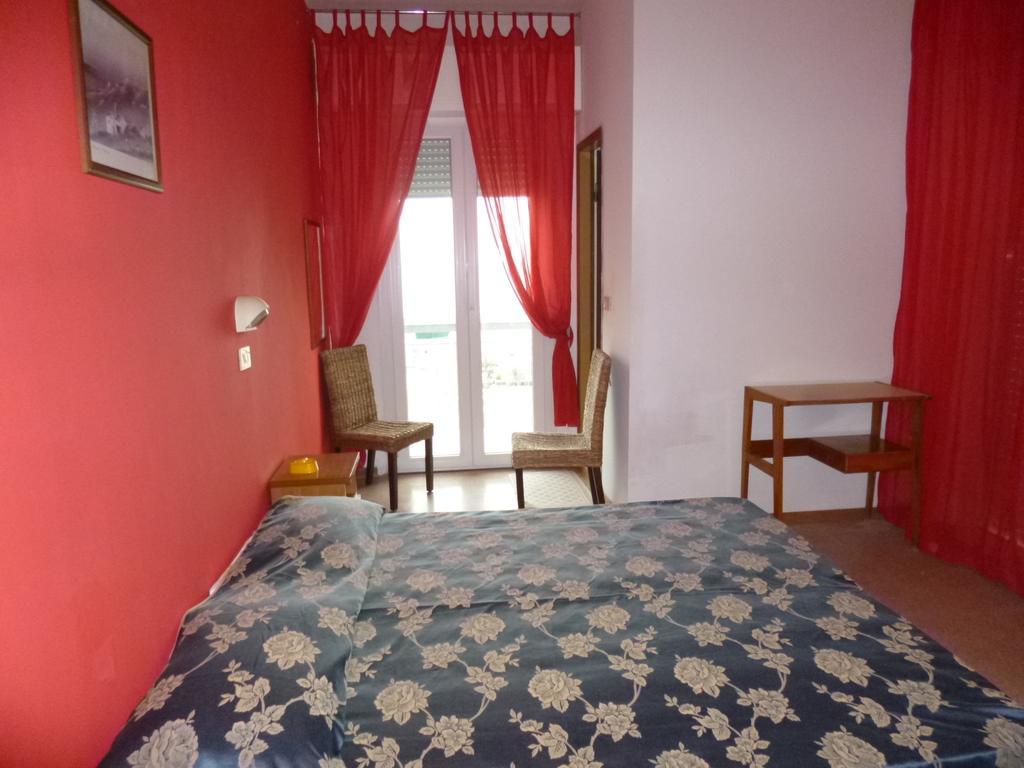 Consul Hotel 3*