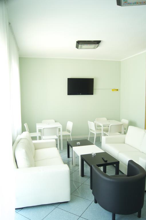 Aron Hotel 3*