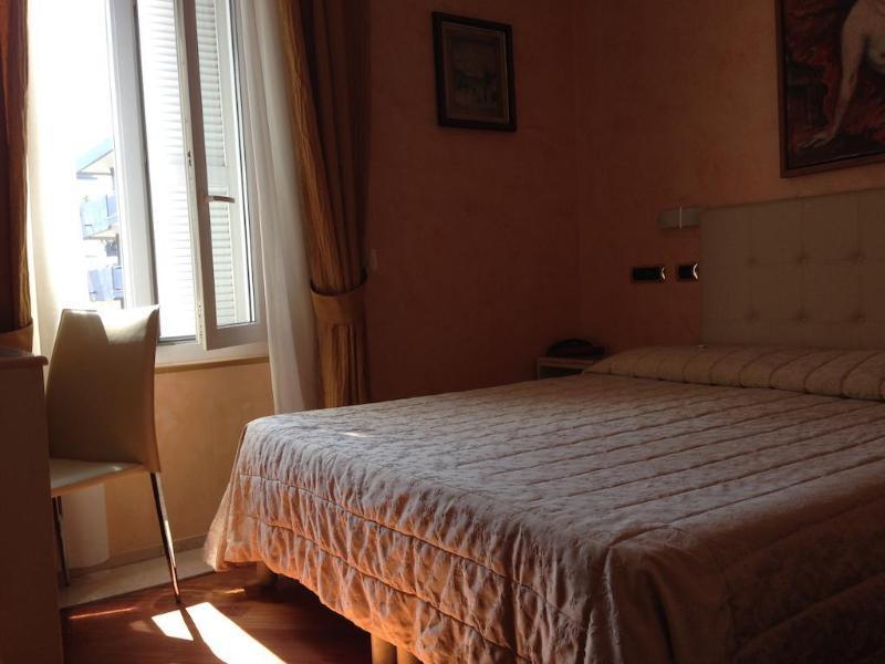Hotel Vienna Ostenda E Ristorante Il Danubio Rimini