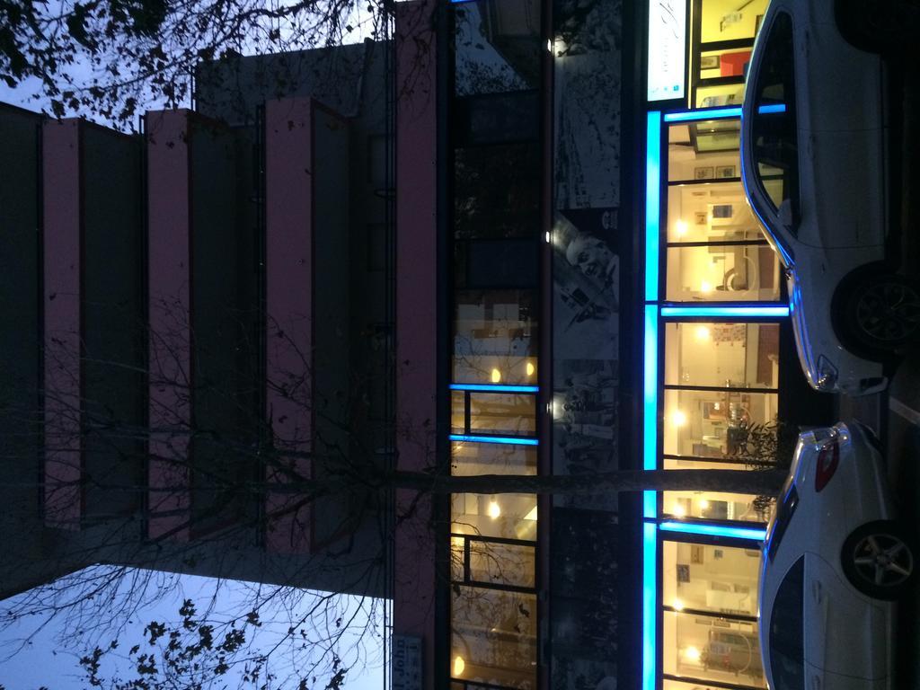 Hotel John 3*