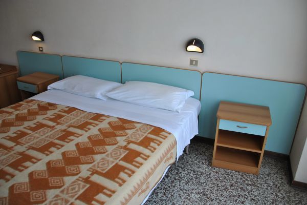 Telstar Hotel 3*