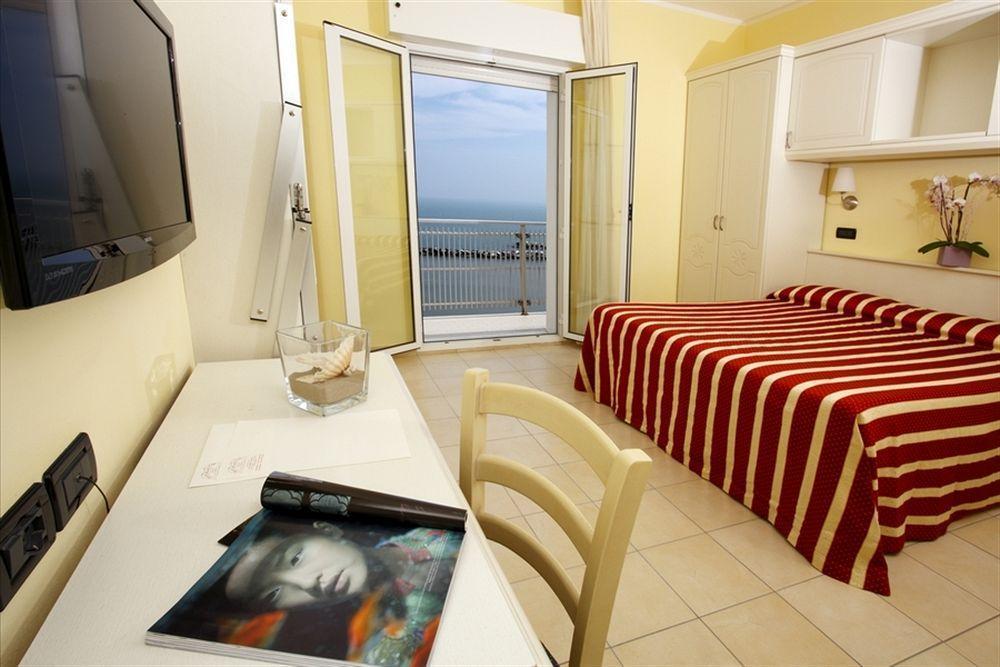 Hotel Baia 3*