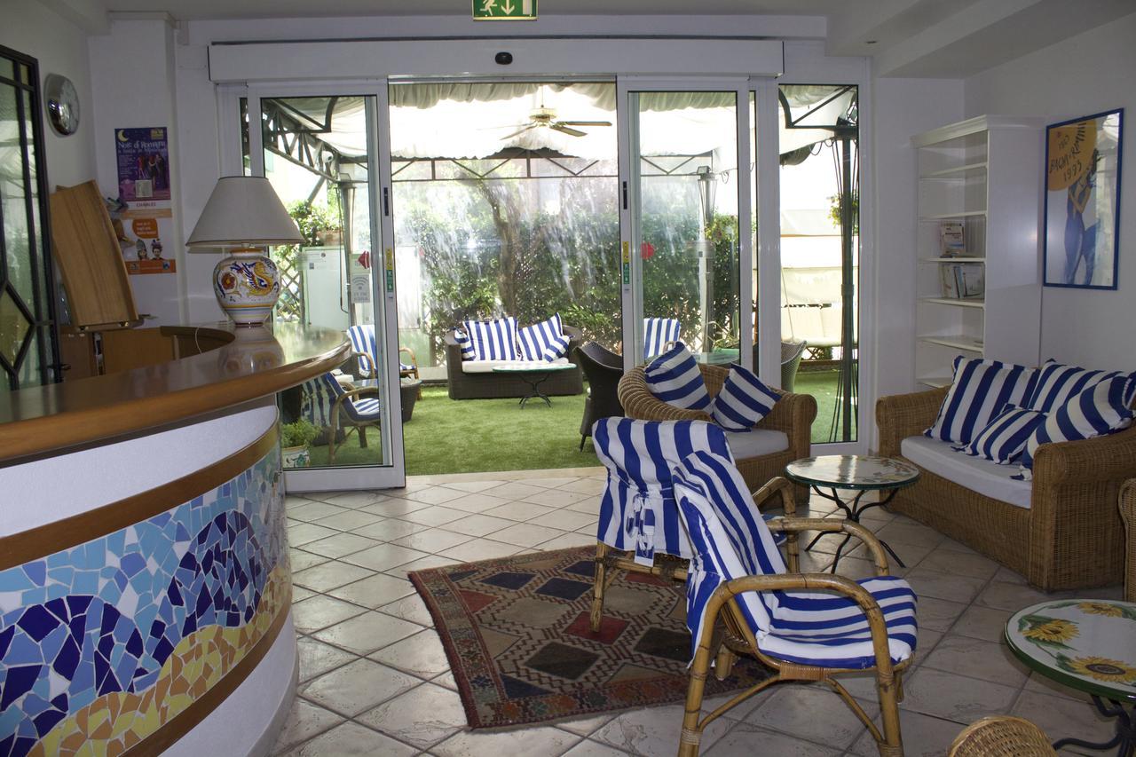 Hotel Charles 3*