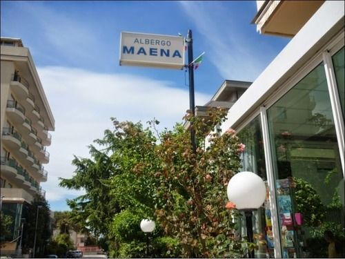 Maena 2*
