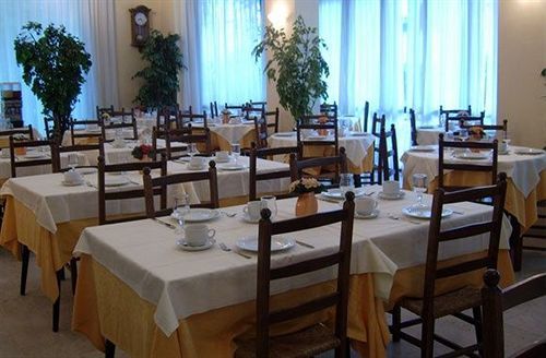 Atrium 3*