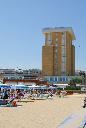Hotel Golden 3*