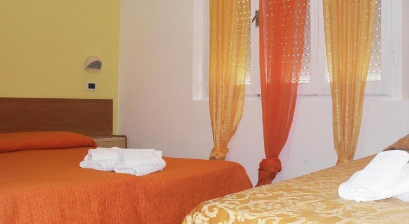 Eliseo Hotel 2*
