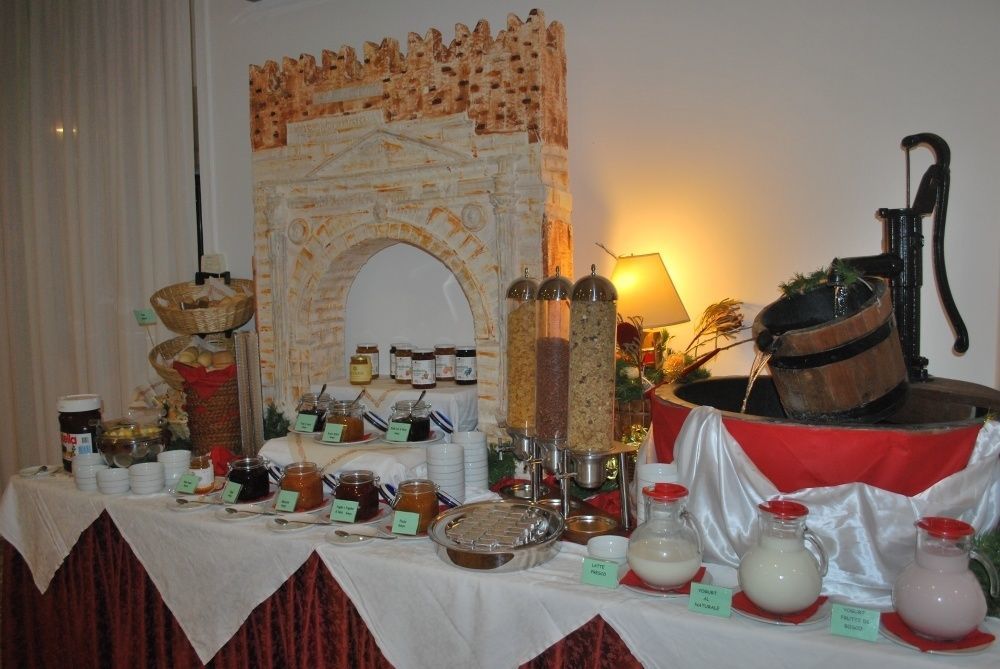 Lady Hotel
