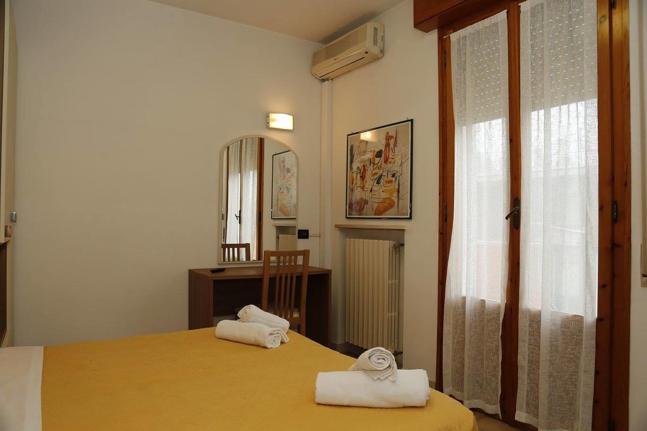 Dina Hotel 3*