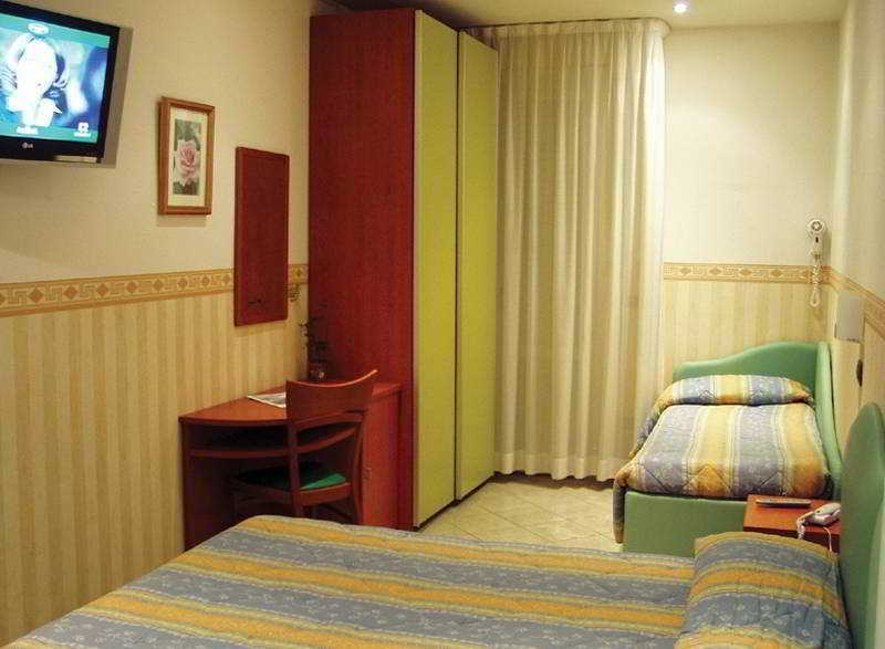 Scarlet Hotel 3*