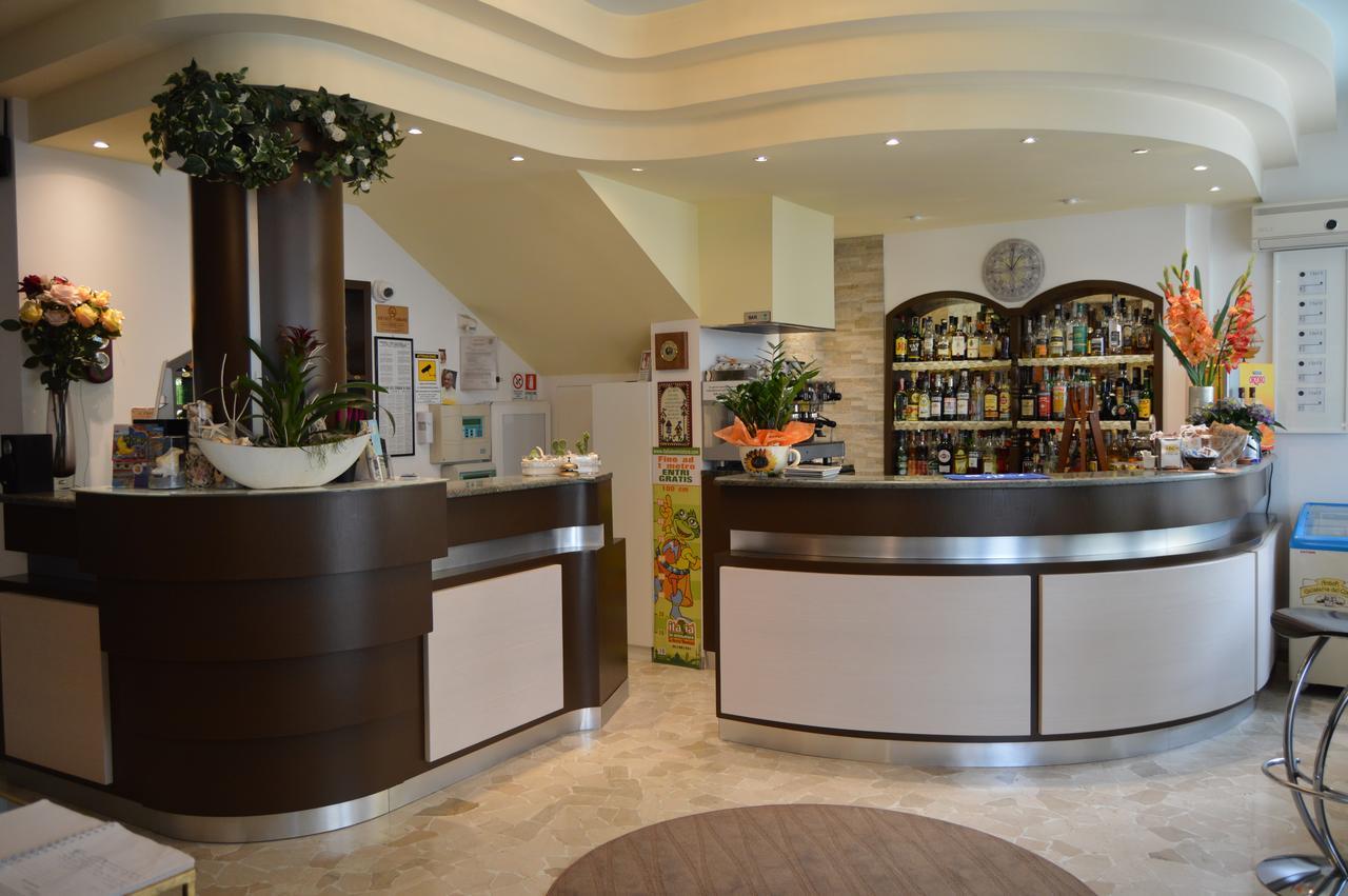 Dear Hotel 3*