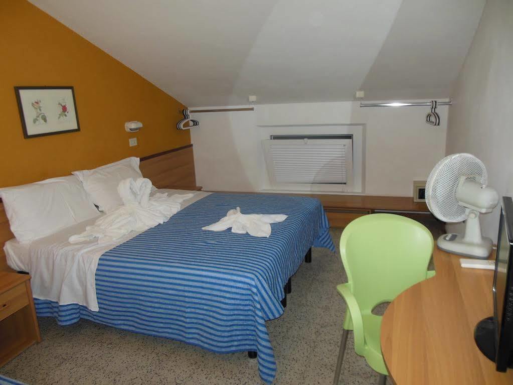 Kennedy Hotel 3*