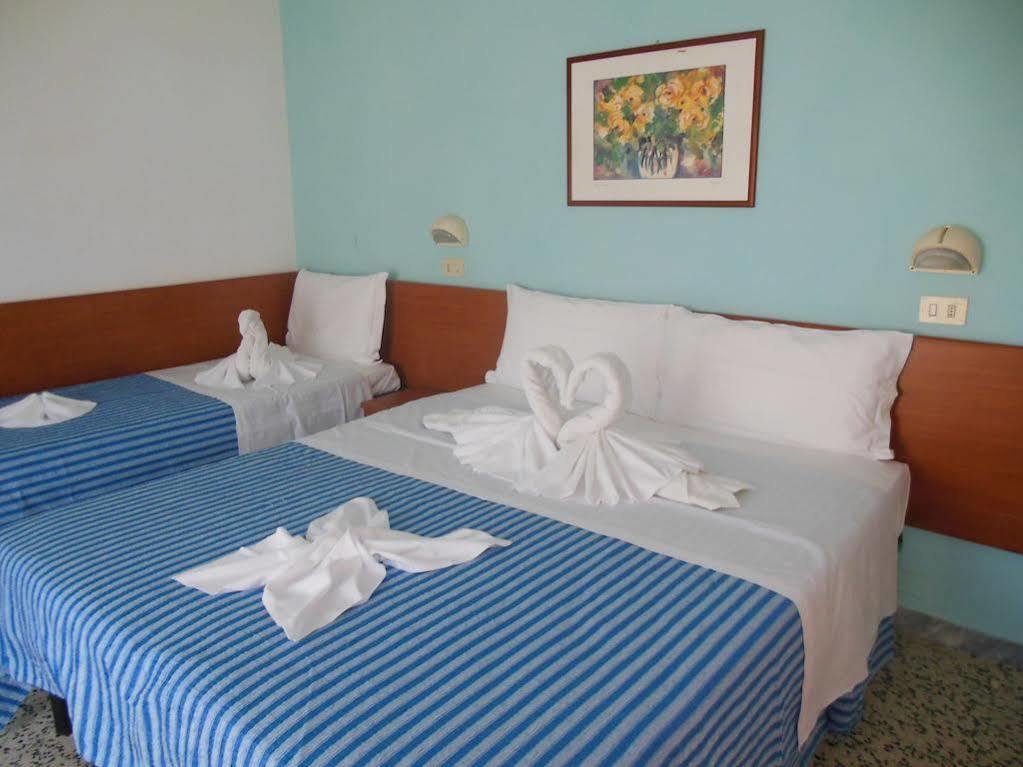 Kennedy Hotel 3*