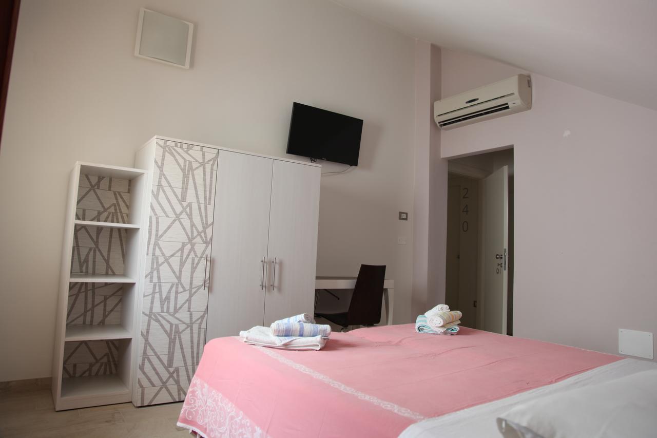 Silver Hotel *