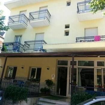 Cannes Hotel 2*