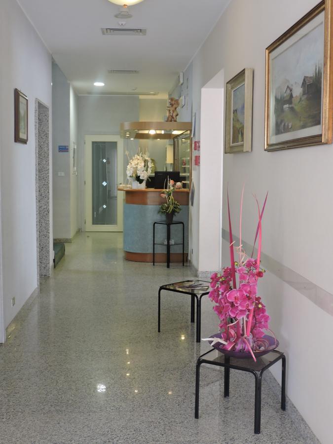 Sabrina Hotel