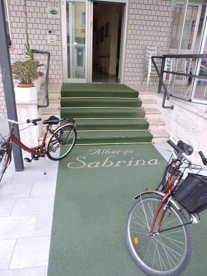 Sabrina Hotel 2*