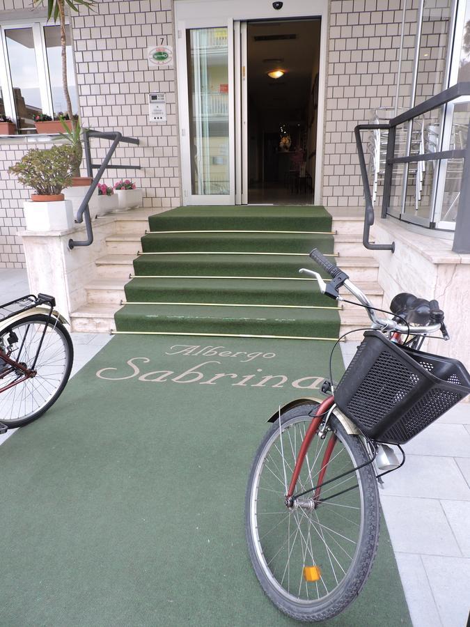 Sabrina Hotel 2*