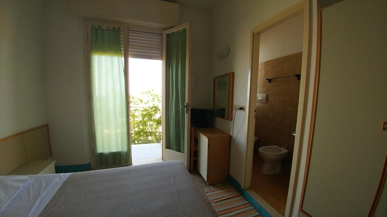 Capitol Hotel 2*