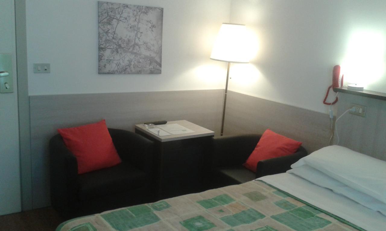 Aros 3*