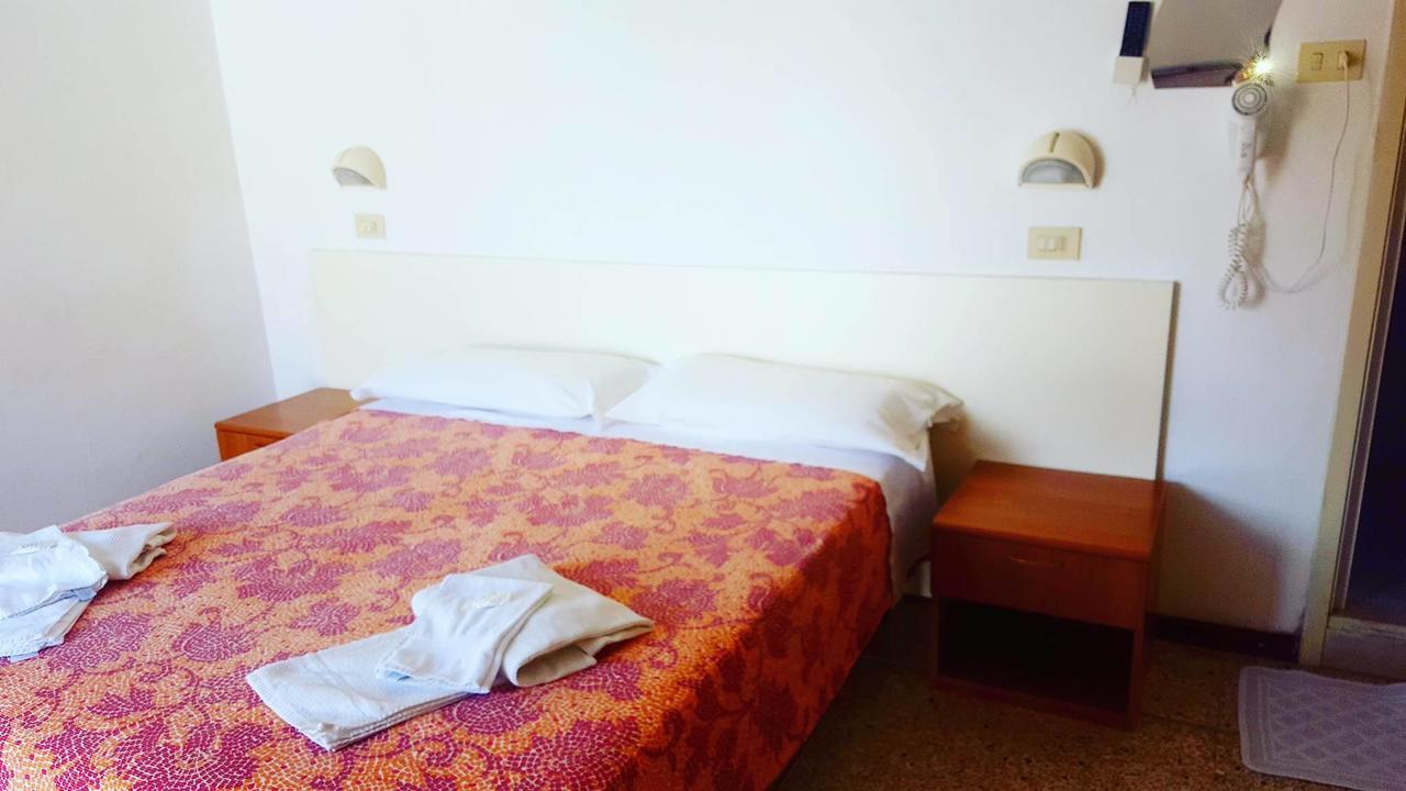 Hotel Moroni 2*