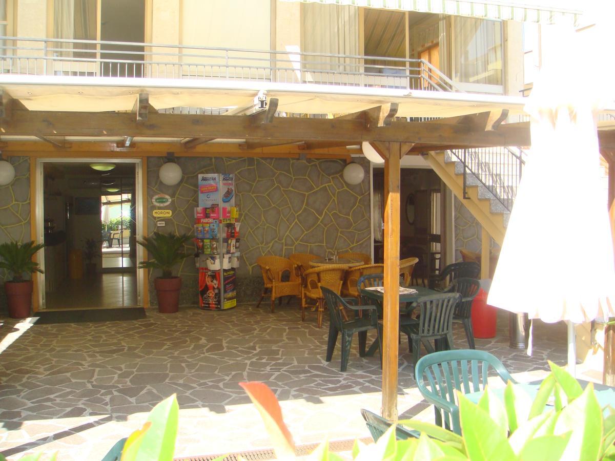 Hotel Moroni