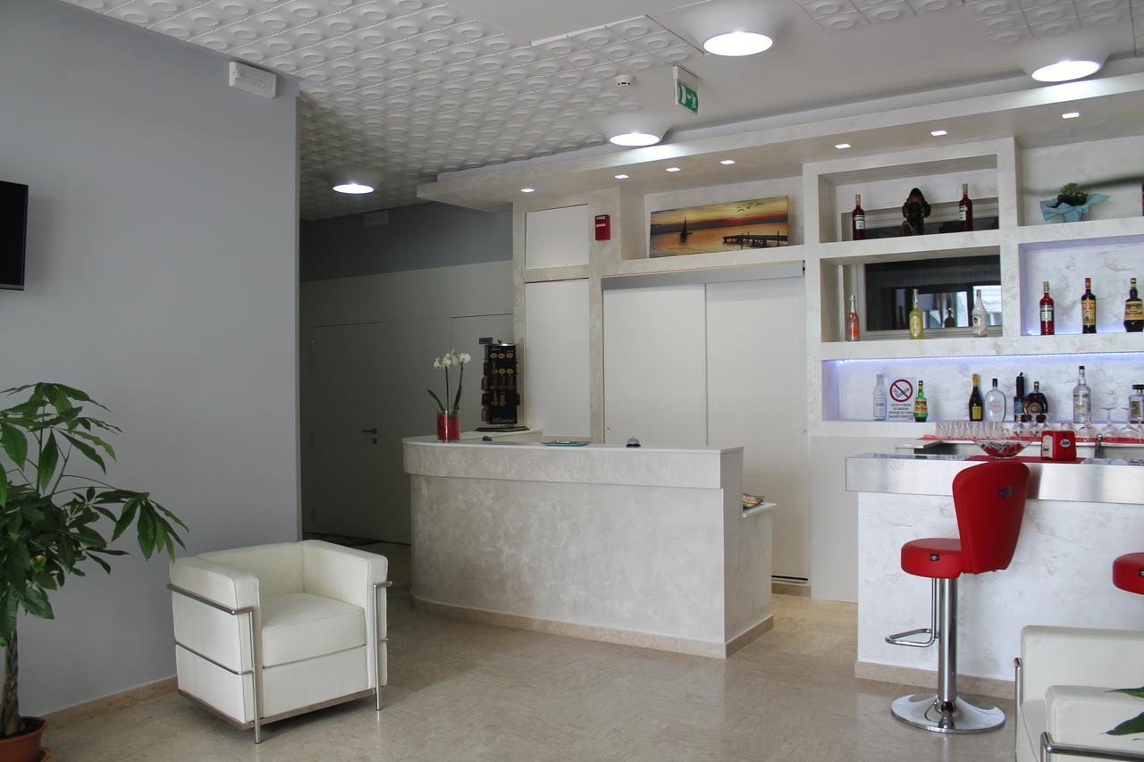 Gin Hotel Rimini