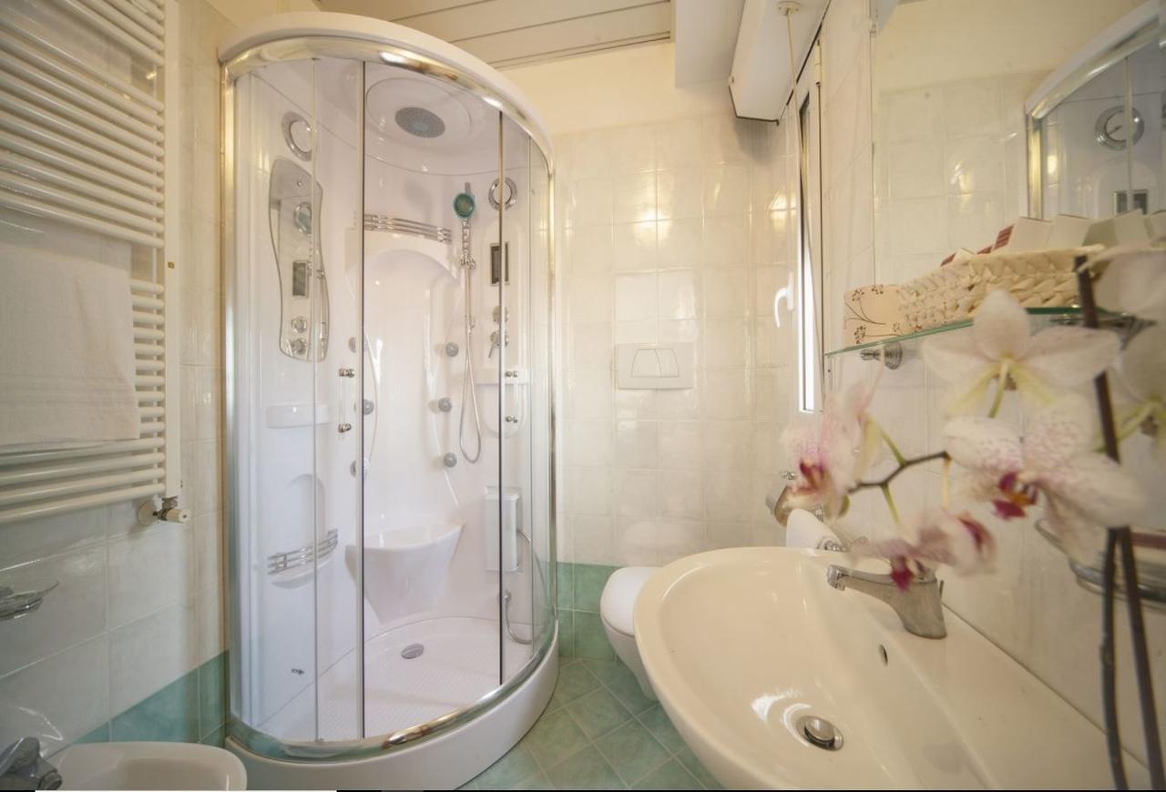 Manola Hotel 3*