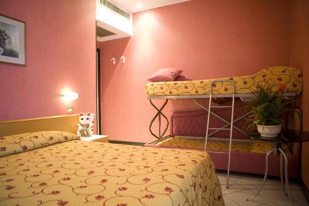 Junior Hotel 3*