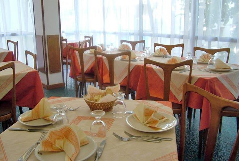 Bacco Hotel 2*