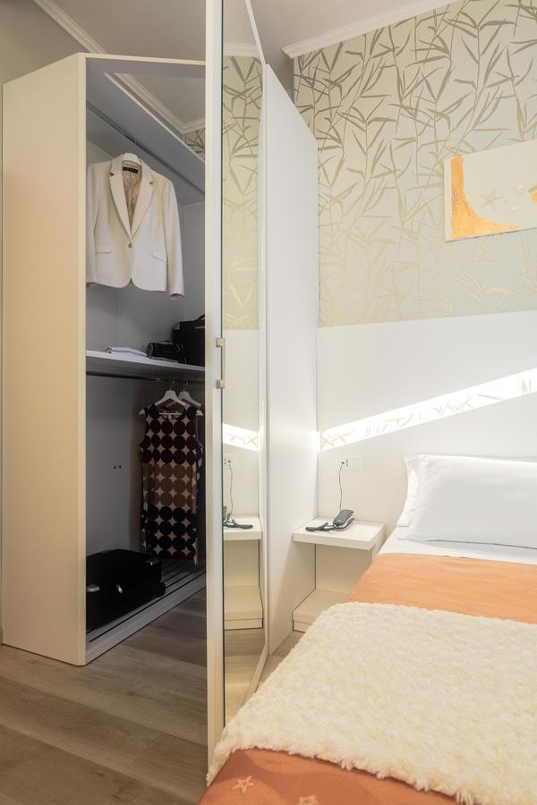 Ombretta Mare 3* Rimini
