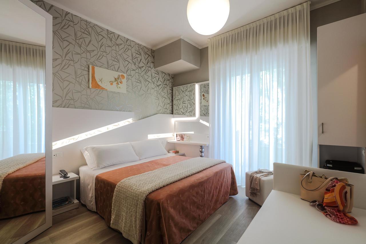 Ombretta Mare 3* Rimini
