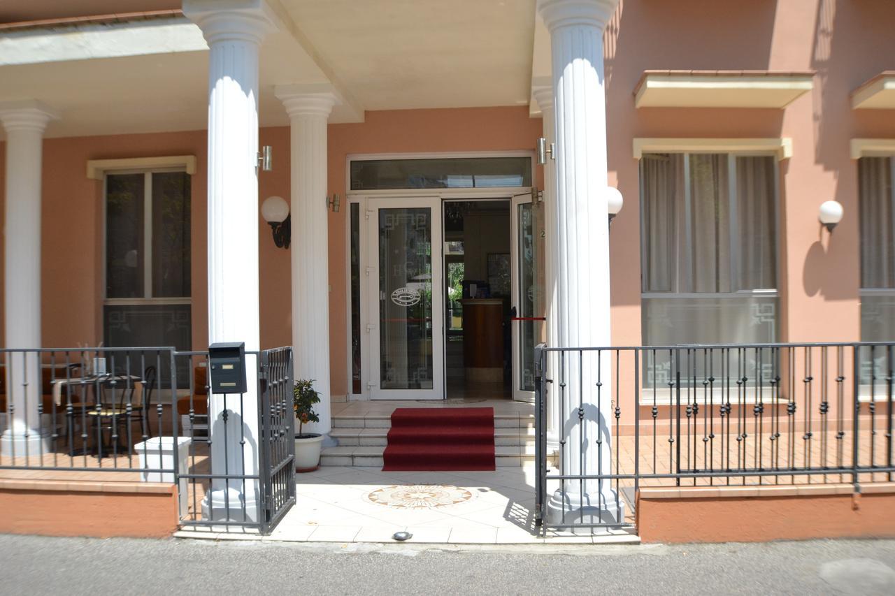 Caterina Hotel 3*
