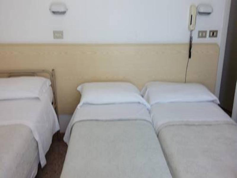 Alba Hotel 3*