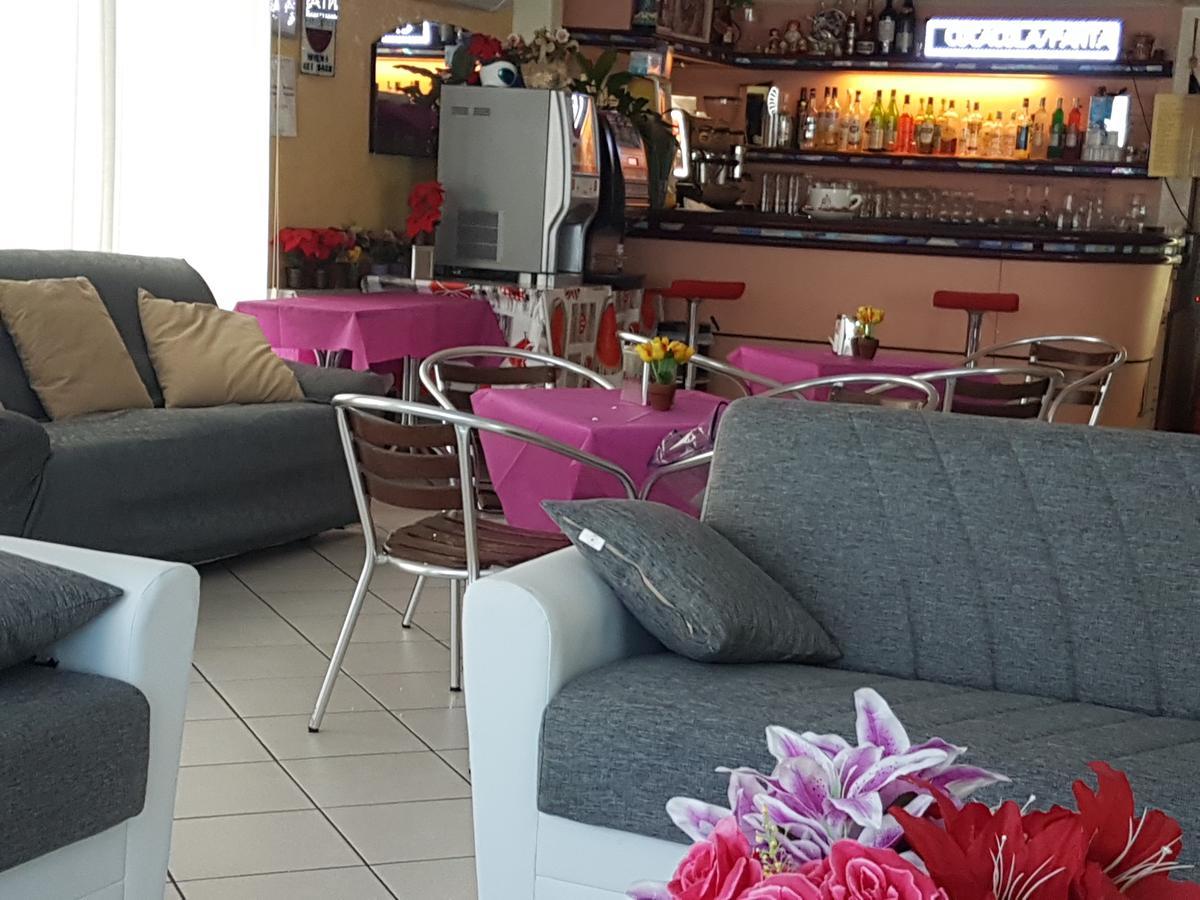 Half Moon Airport Restaurant