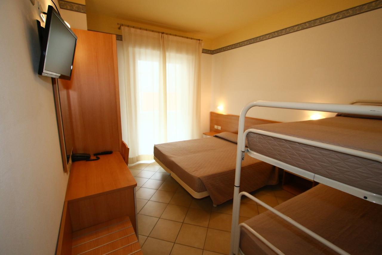 Boom Hotel