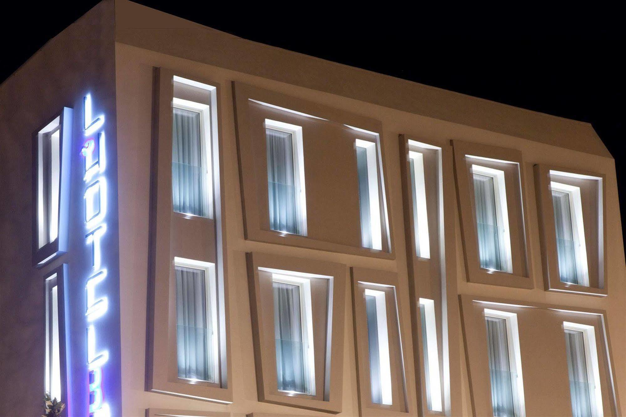 L'hotel Hotel 3*