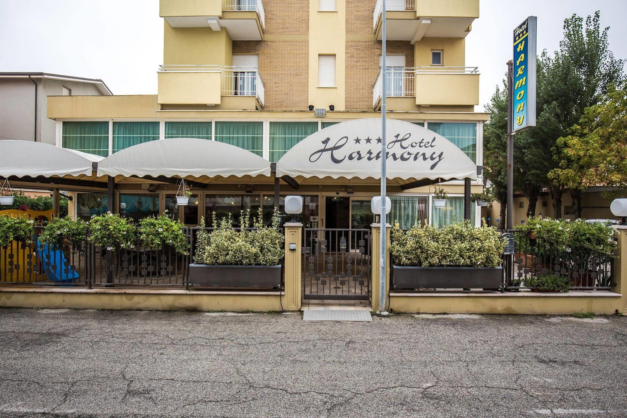 Harmony Hotel 3*
