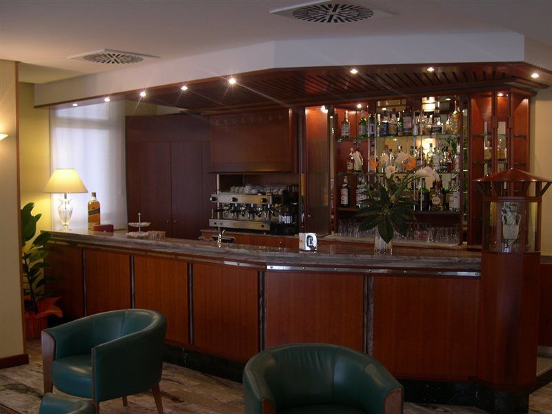 Audi Hotel 3*