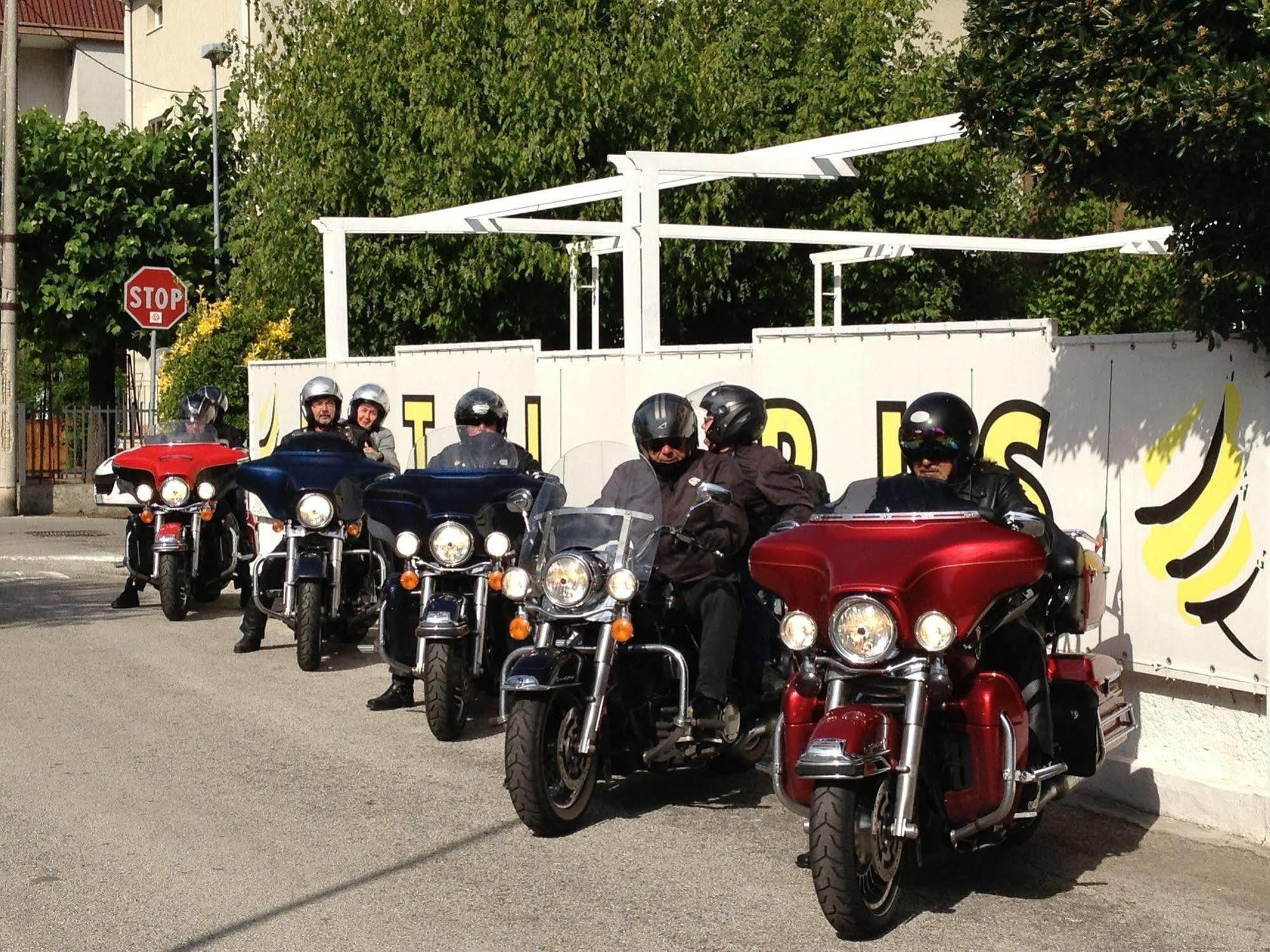 Apis 3* Rimini