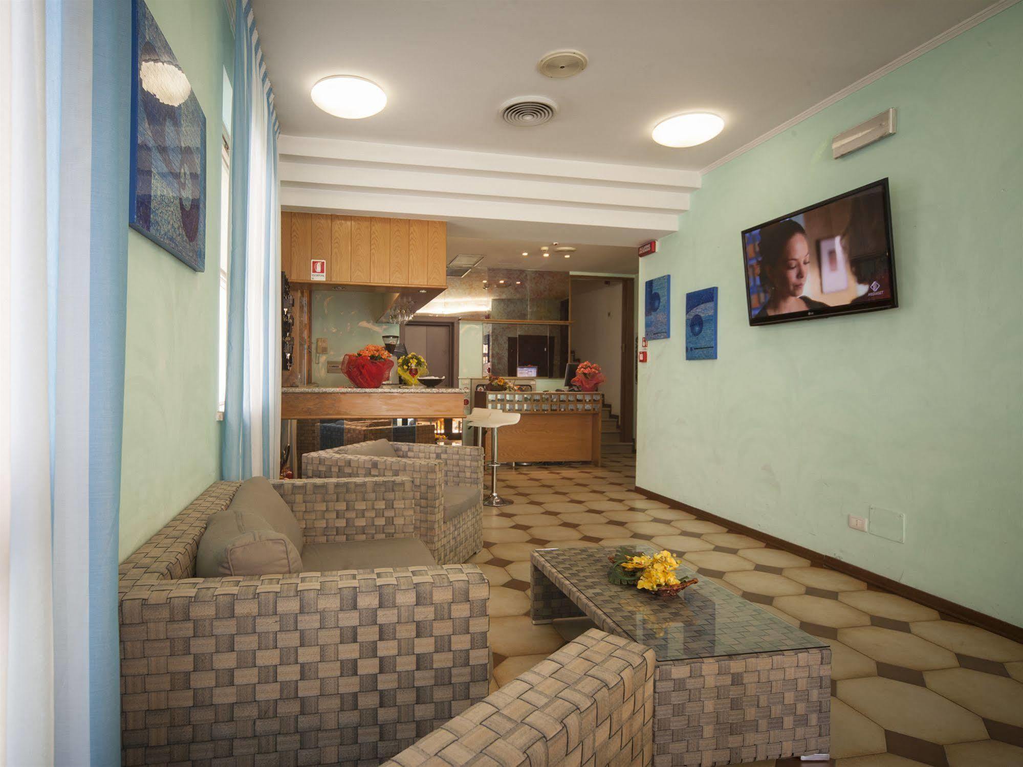 Hotel Luna 3*