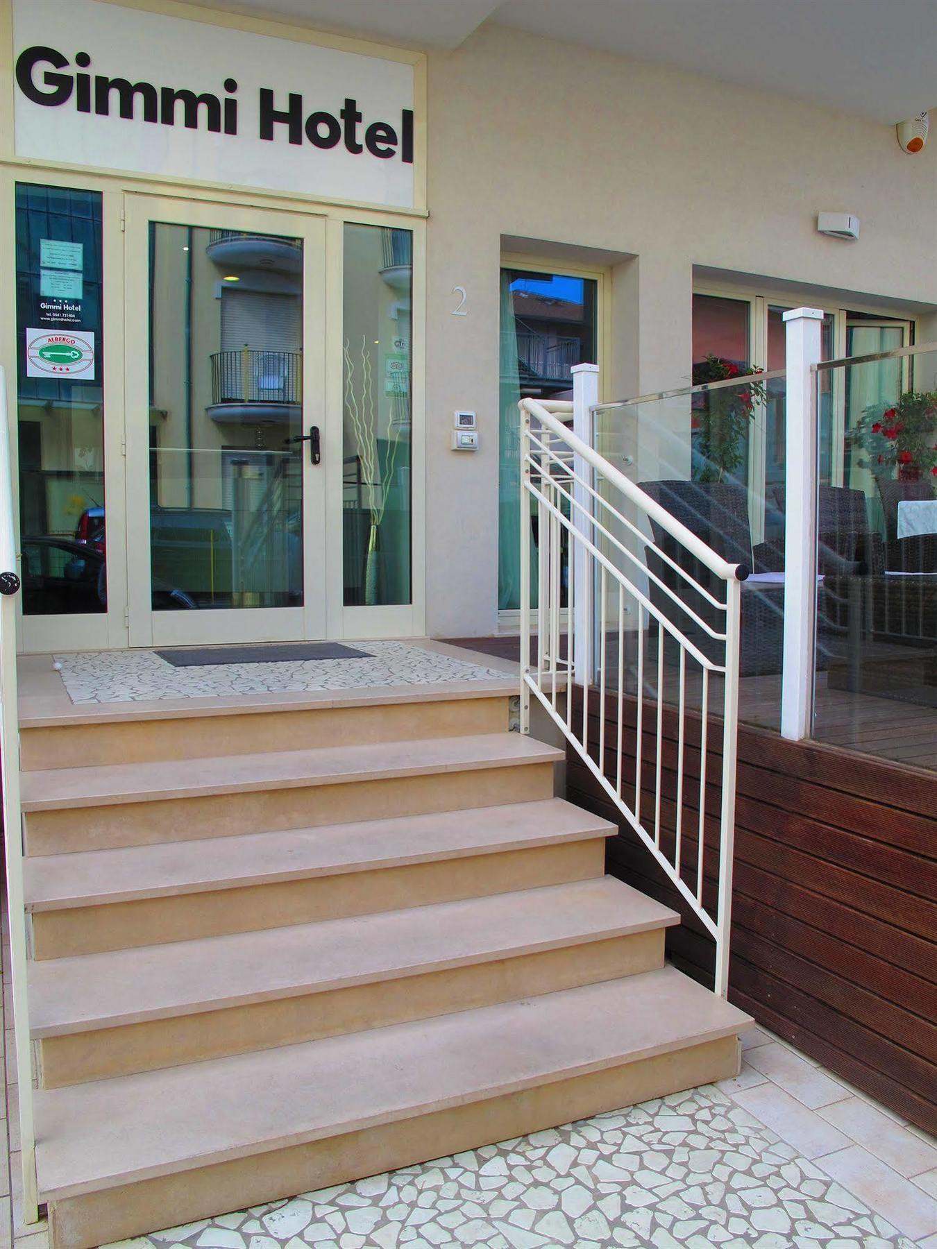 Gimmi Hotel