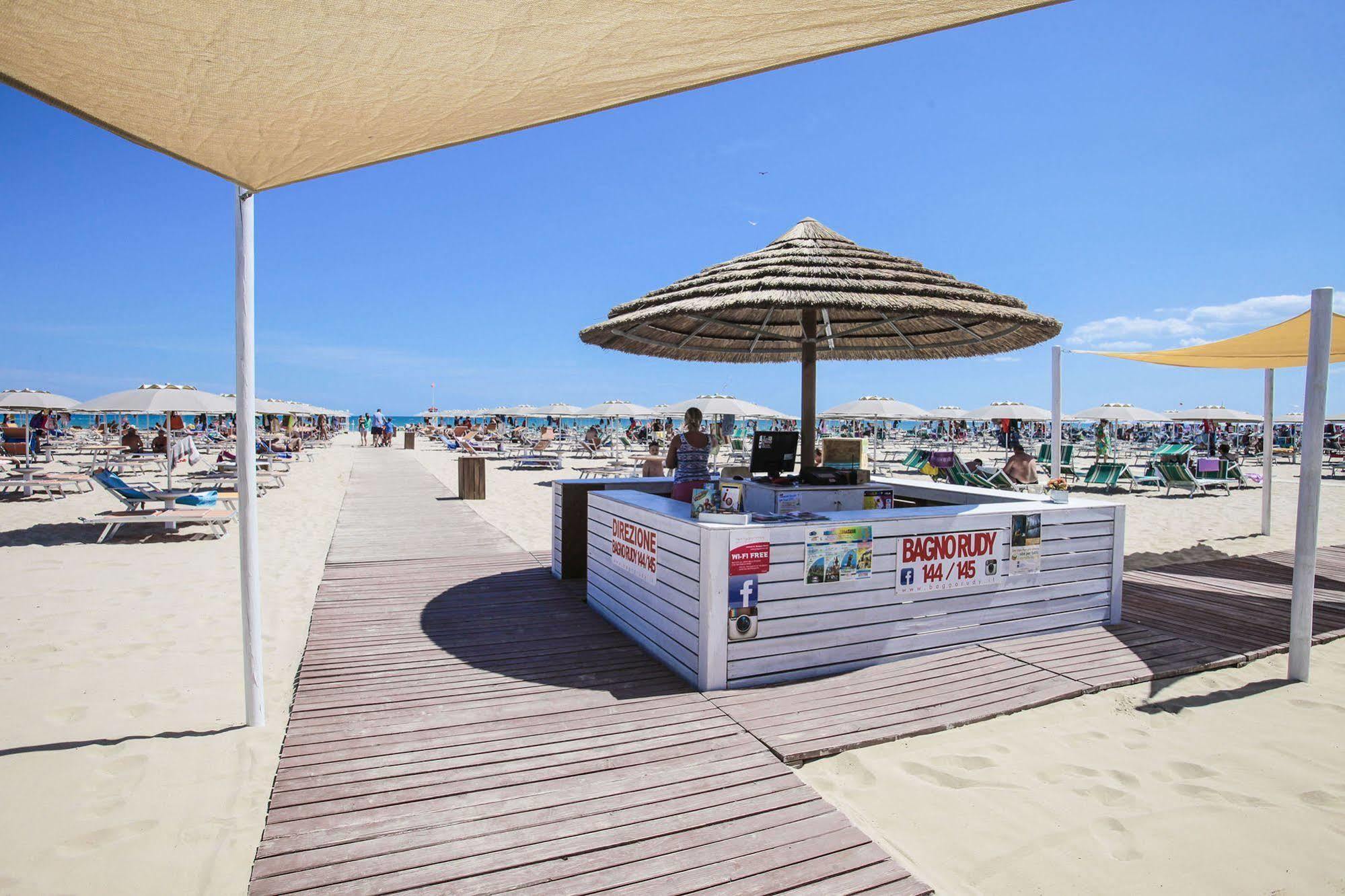 Siesta Aparthotel 3*
