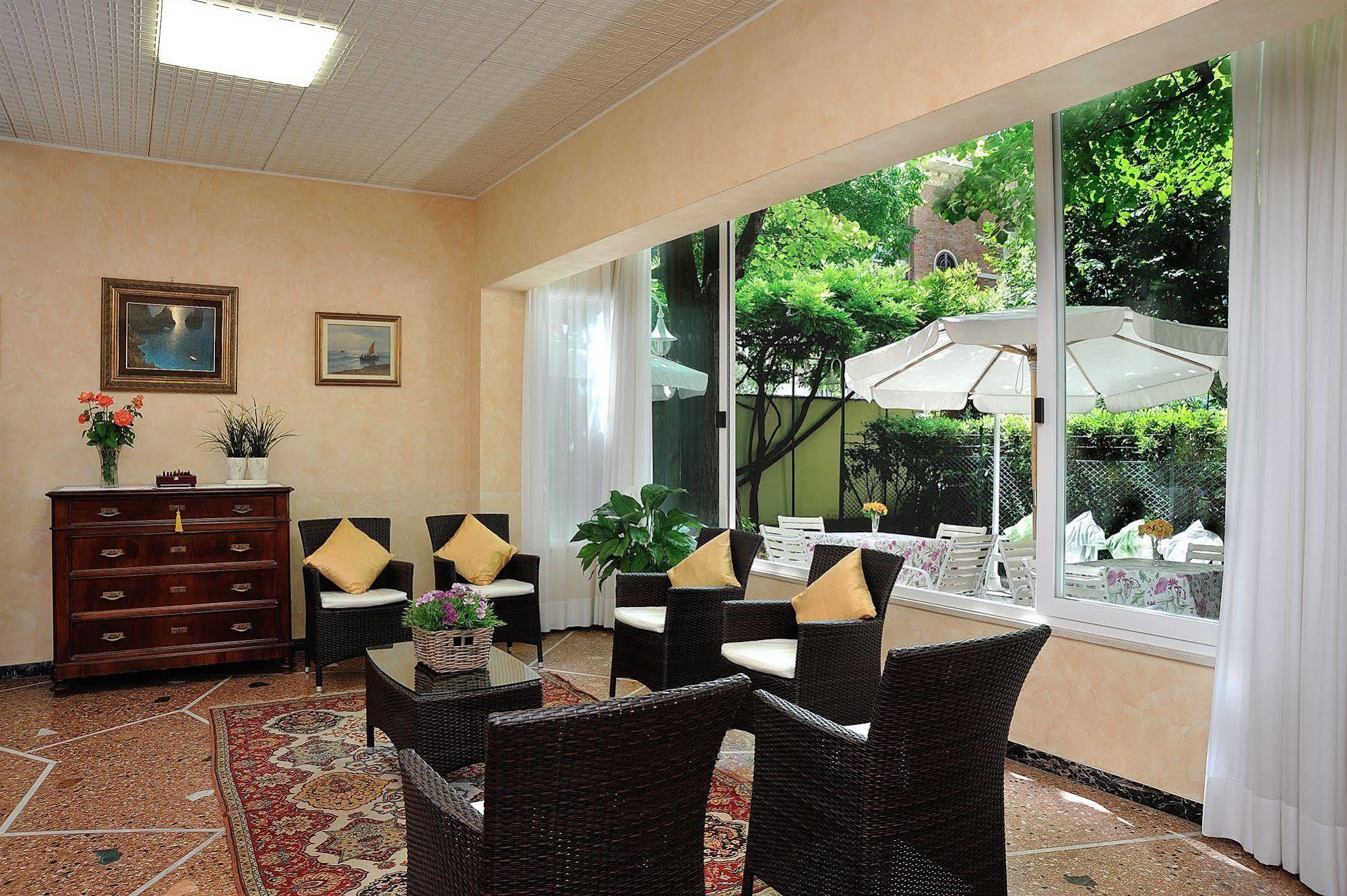 Capri Hotel