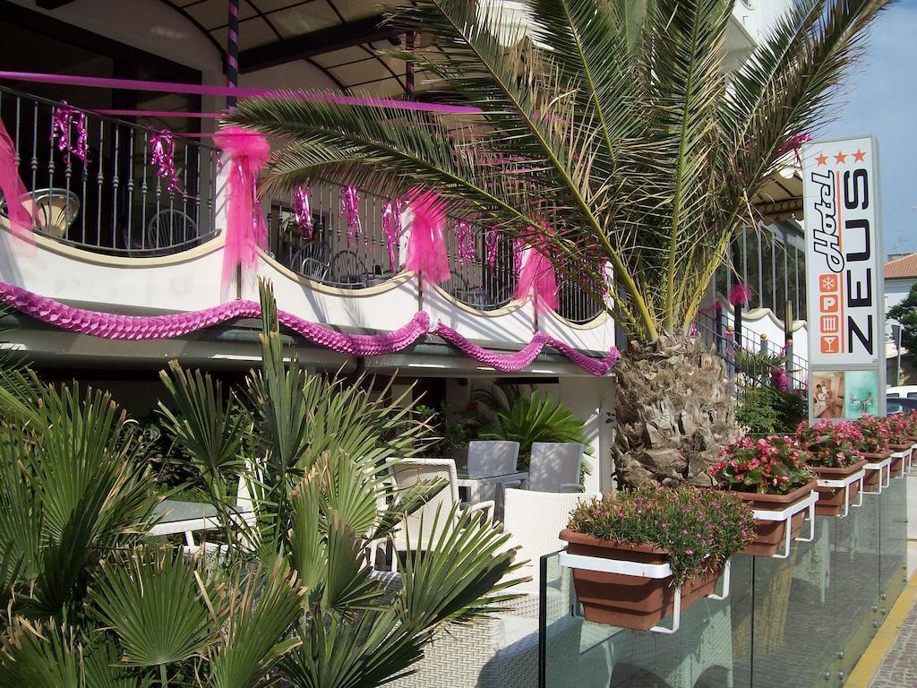 Zeus Hotel