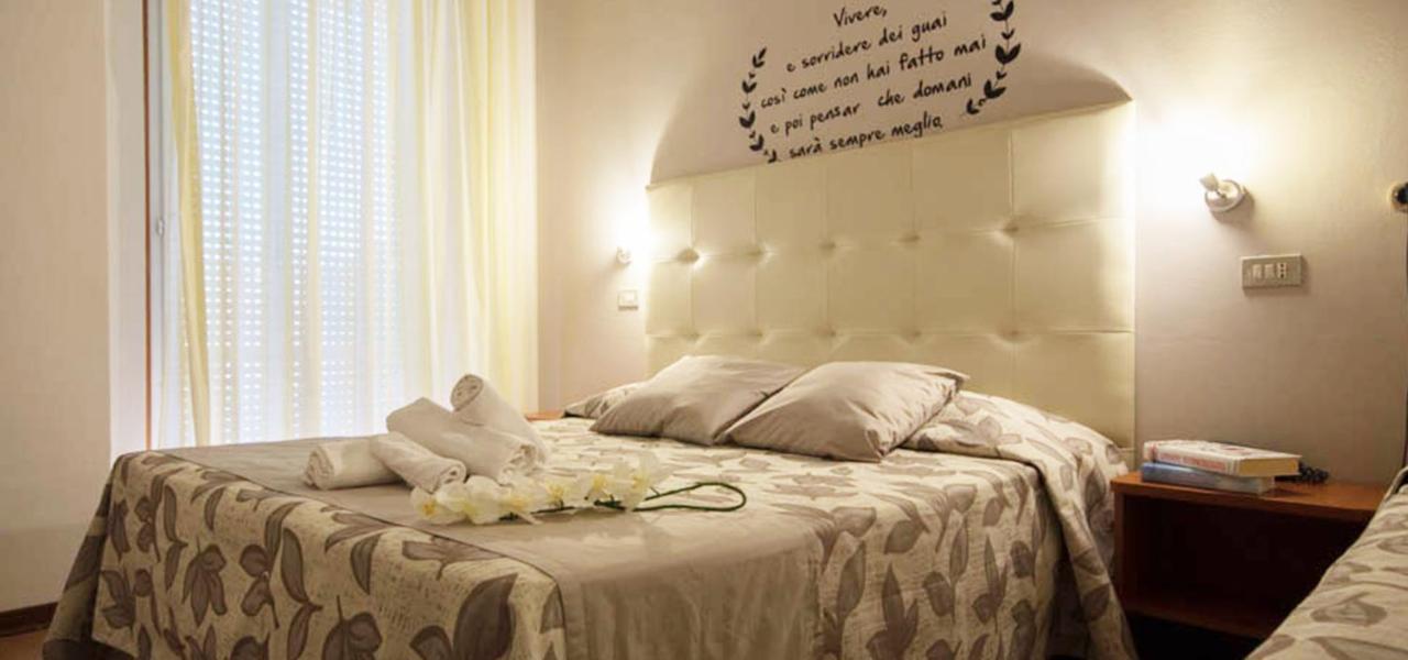 Sandra Hotel